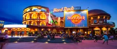 HTL-ORL Hard Rock Cafe Building Exterior Night